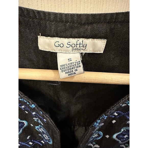 Go‎ Softly Patio Black Denim Embroidered Sleeveless Zip Dress 100% Cotton Size S - Picture 2 of 8